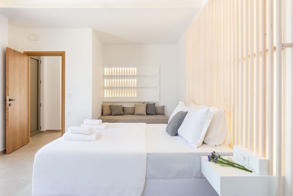 Luxury Villa, 3 Bedrooms, Sea View, Beachfront
