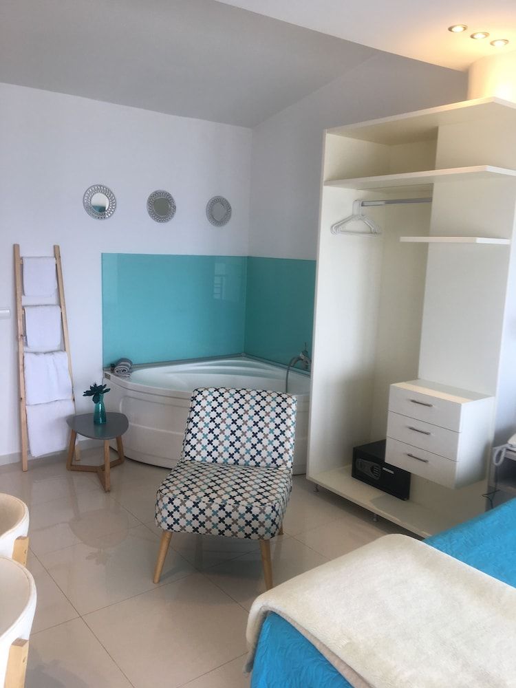 Luxury Studio Suite (VIP)