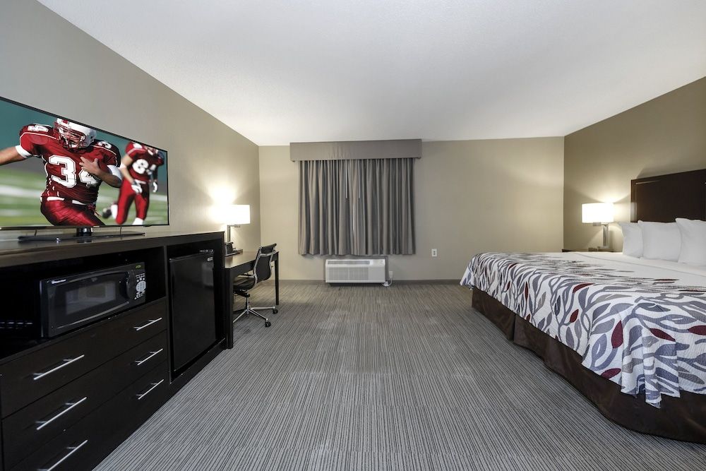 Suite, 1 King Bed, Accessible, Non Smoking