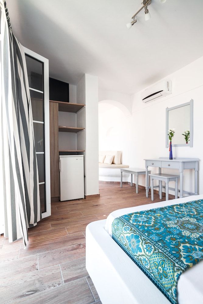 undefined Villa Iliovasilema Santorini