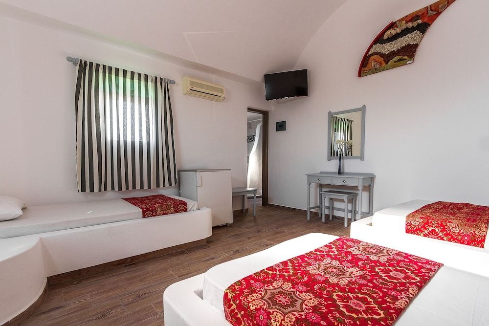 undefined Villa Iliovasilema Santorini