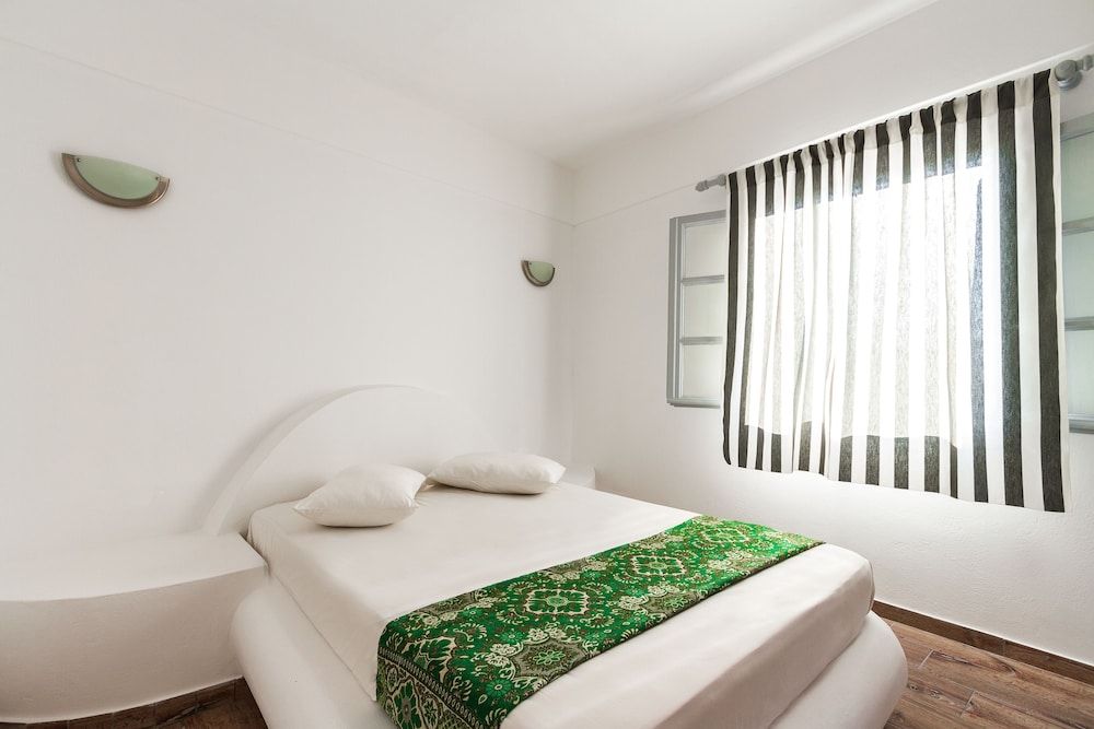 undefined Villa Iliovasilema Santorini 5