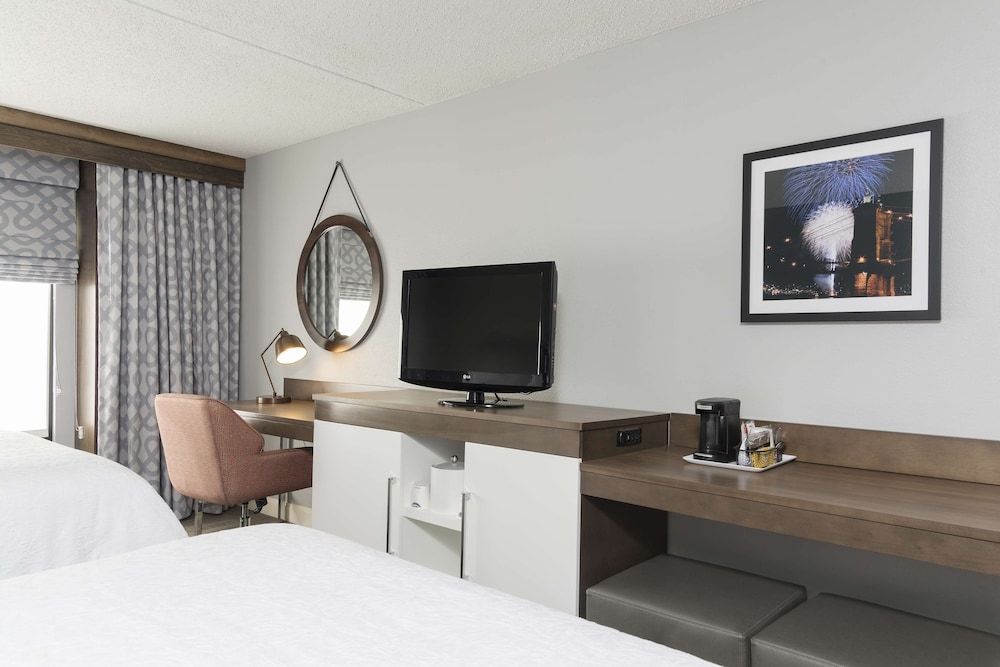Classic Room, 1 King Bed, Accessible, Non Smoking