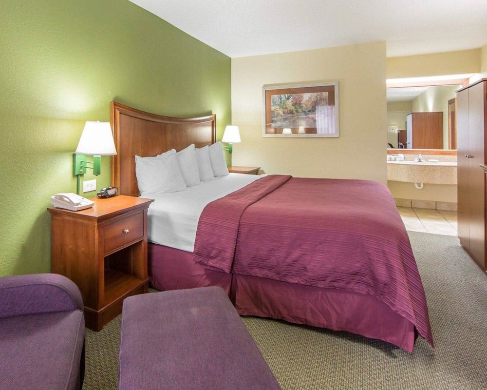 Standard Room, 1 King Bed, Non Smoking