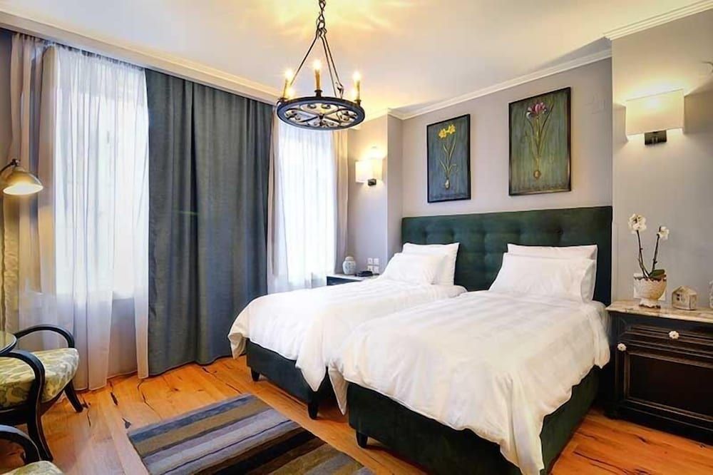 Hotel Antique Luxury Double Room 8