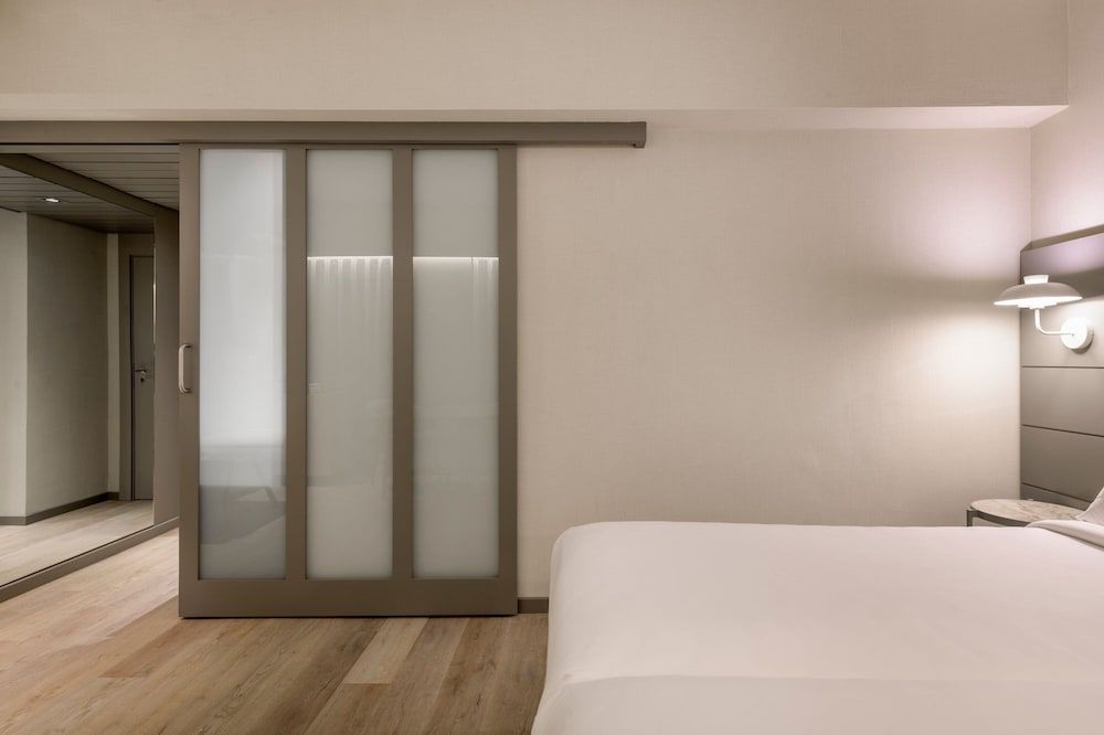 undefined AC Hotel Carlton Madrid by Marriott 10