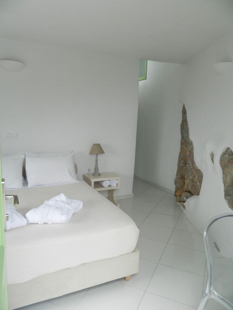 undefined Zatrikion Villas Santorini 2