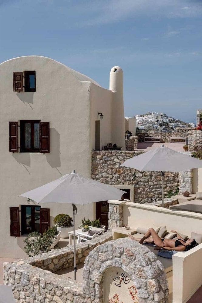 undefined Zatrikion Villas Santorini 9