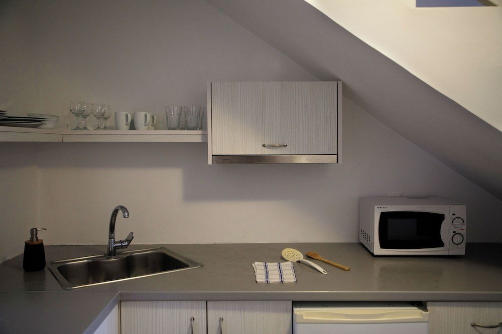 Zatrikion Villas Santorini Suite, Hot Tub, Sea View (Kallisti) 9