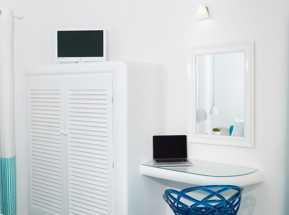 Evgenia Villas & Suites by Calm Collection Junior Room 8