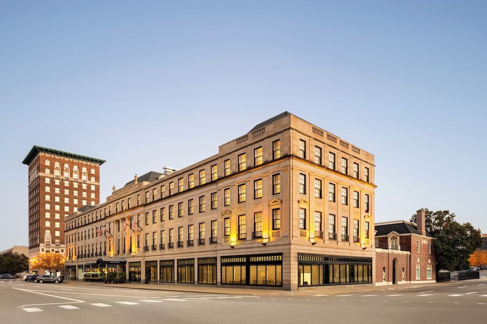undefined Magnolia Hotel Omaha 9