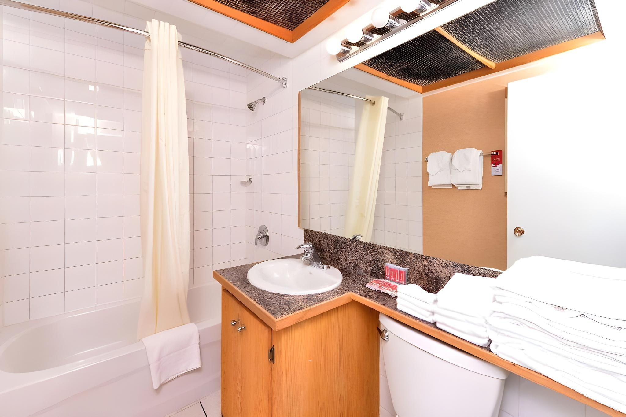 1 Queen Bed, Efficiency, Nonsmoking