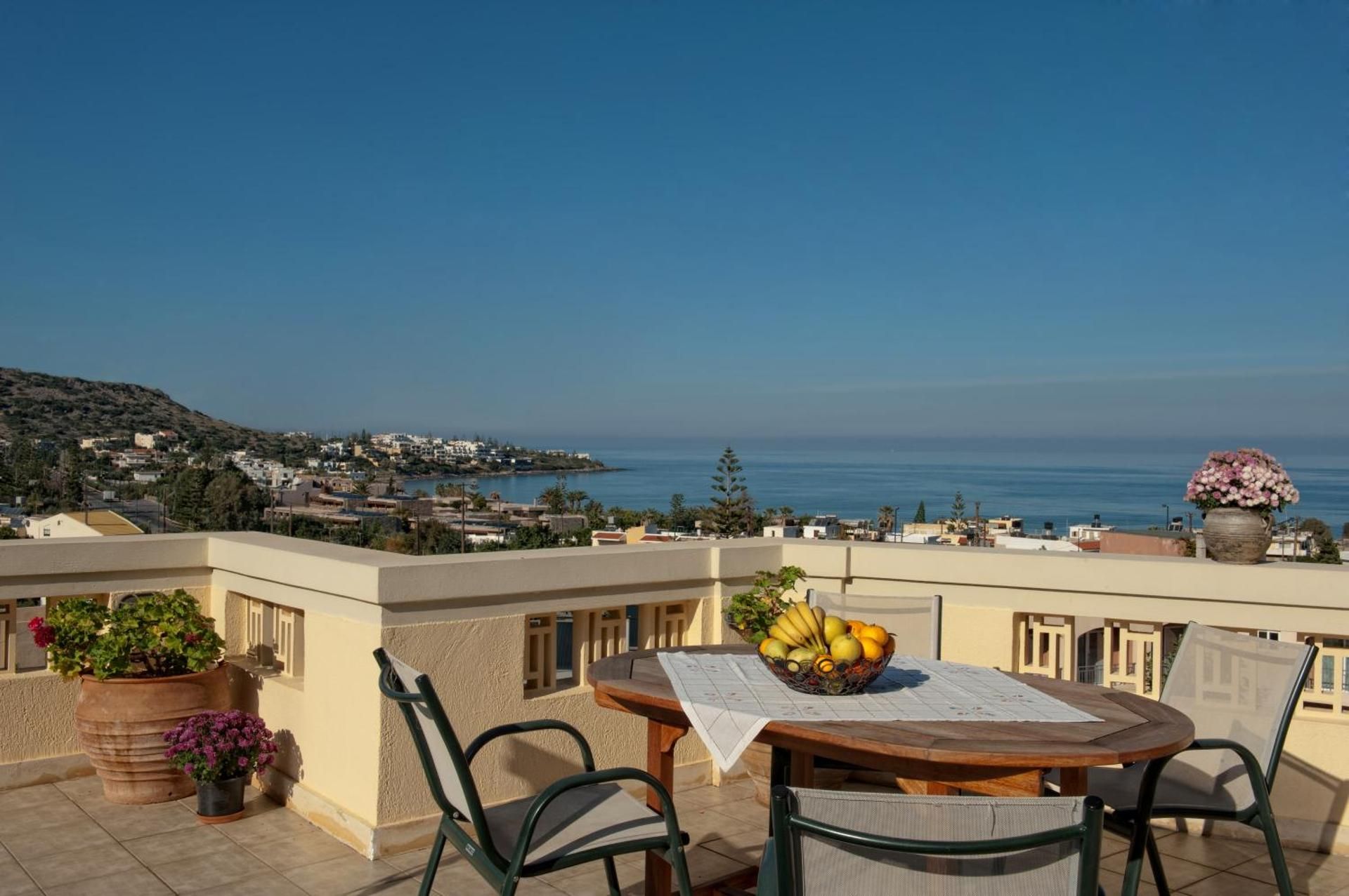 2-Bedrooms Family Apartment with Sea View (5 Adults)