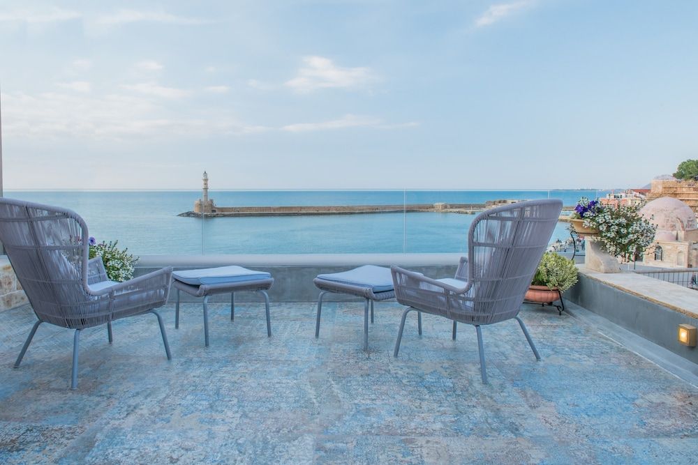 Panoramic Penthouse, 2 Bedrooms, Hot Tub, Oceanfront