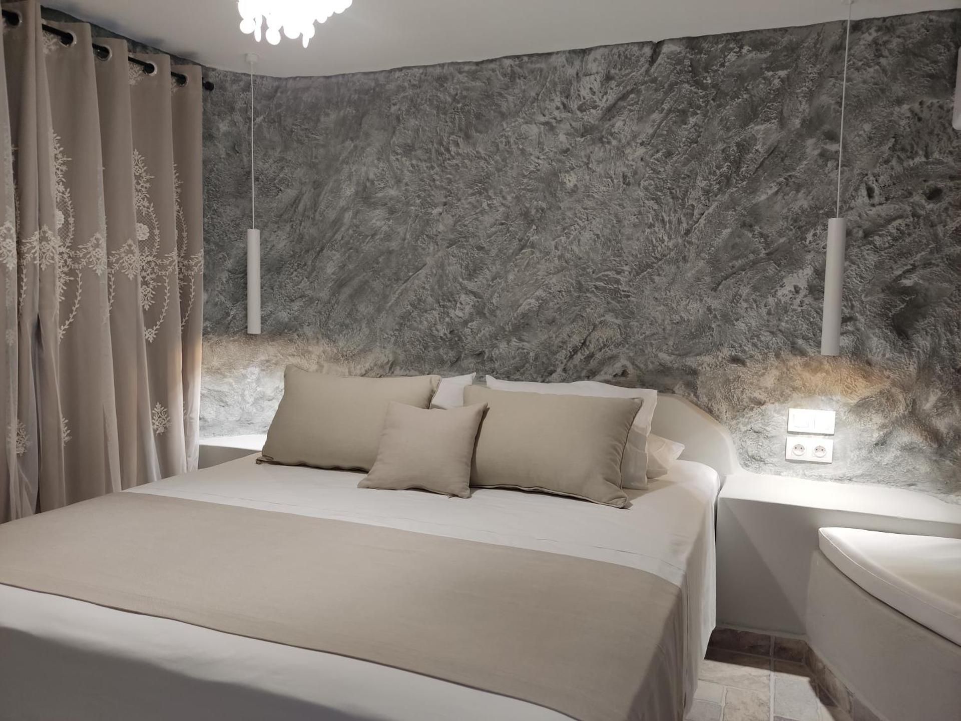Deluxe Suite with Sea View