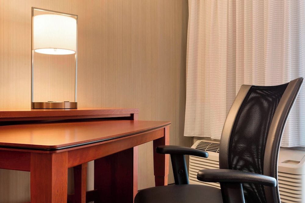 Executive Suite, 1 King Bed with Sofa bed, Non Smoking