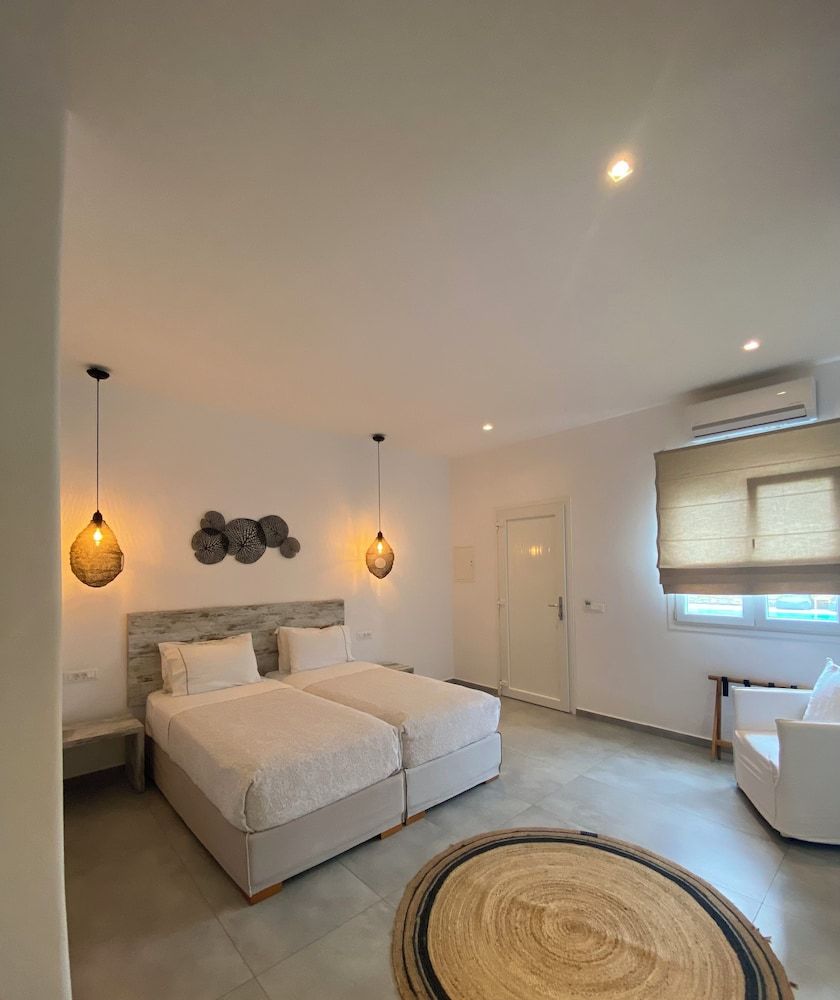 Anna Maria Mykonos Hotel Deluxe Double Room, Pool View 4