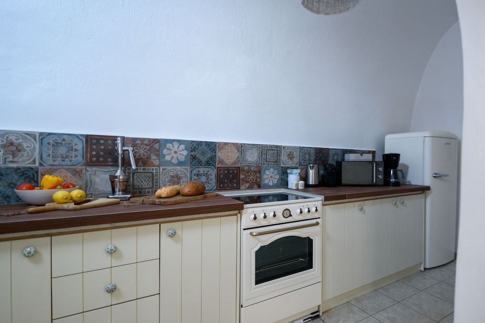 Revelis Villa & Canava Luxury Villa, 3 Bedrooms, Sea View, Slope side 7