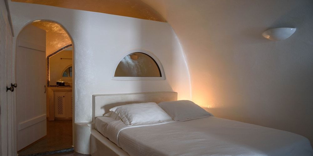 Revelis Villa & Canava Luxury Suite, Partial Sea View, Slope side (Canava) 4