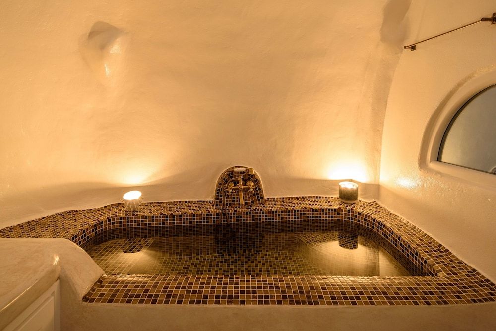 Revelis Villa & Canava Luxury Suite, Partial Sea View, Slope side (Canava) 22