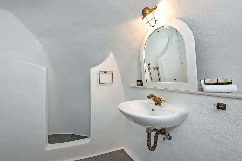 Revelis Villa & Canava Luxury Suite, Partial Sea View, Slope side (Canava) 20