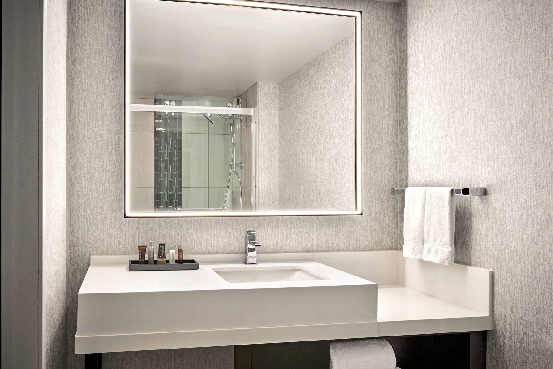 Studio, Suite, 1 King