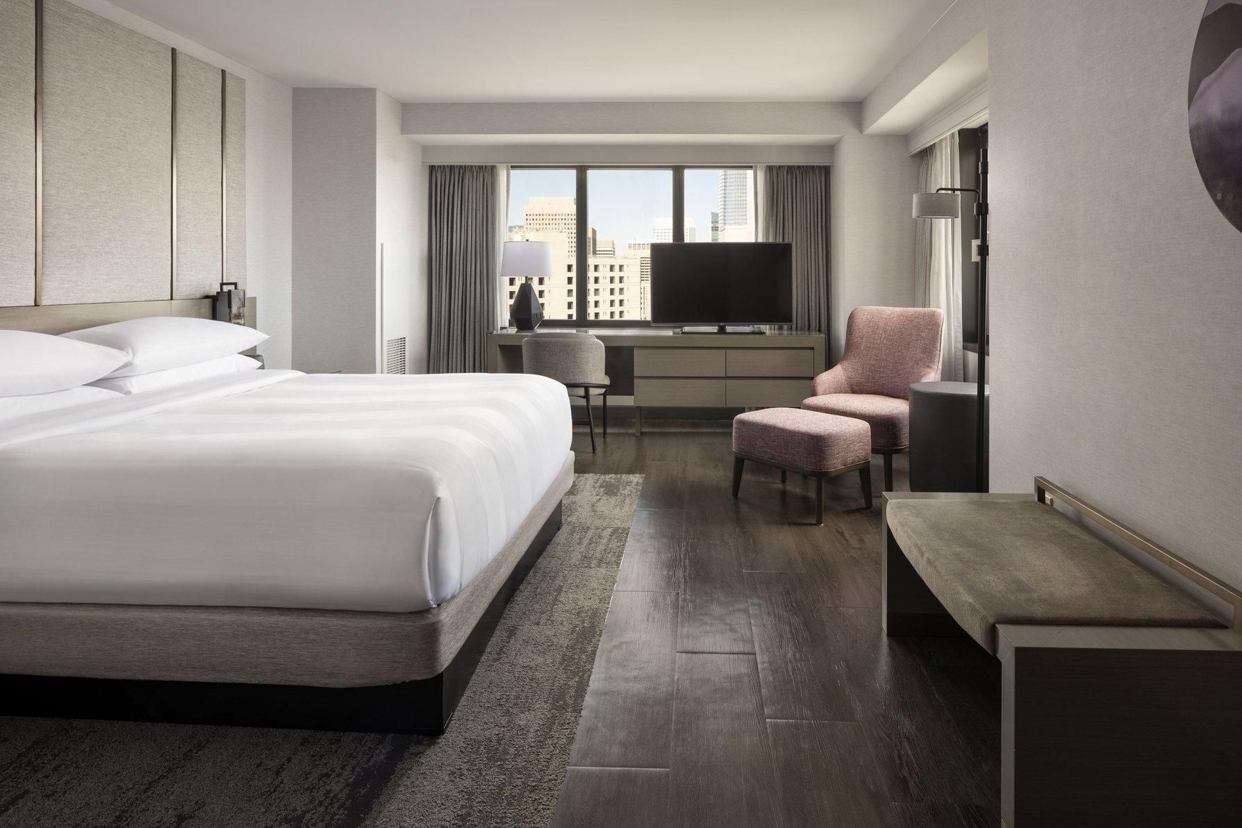 Three Bay Suite, Hospitality Suite, 1 King, City view