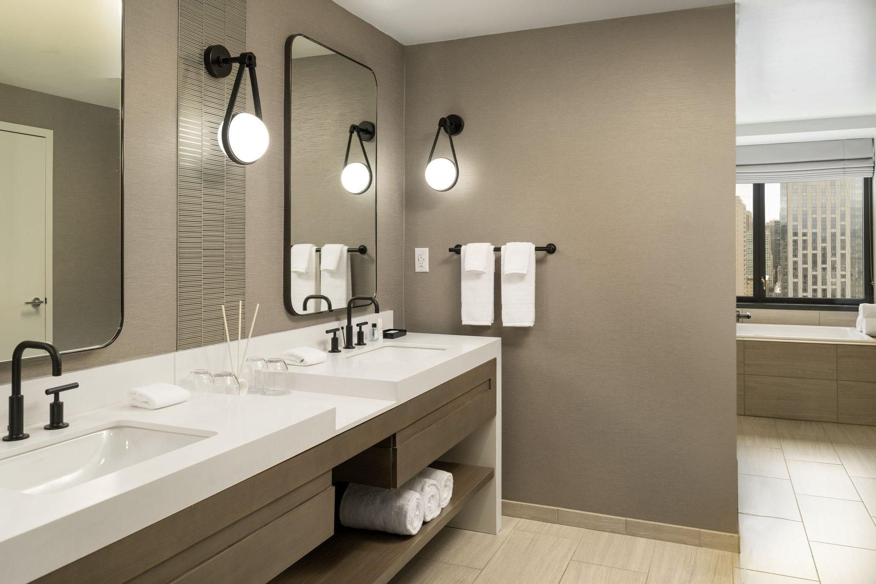 Vice Presidential Suite, Suite, 1 King, Balcony