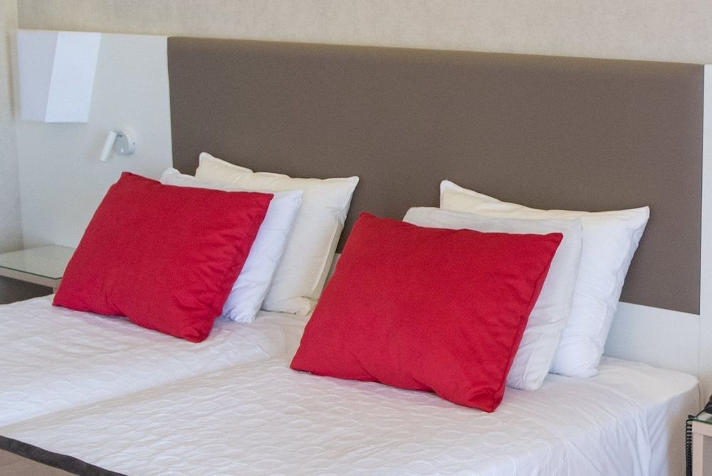 Room, 2 Twin Beds, Accessible, Non Smoking (Garden View)