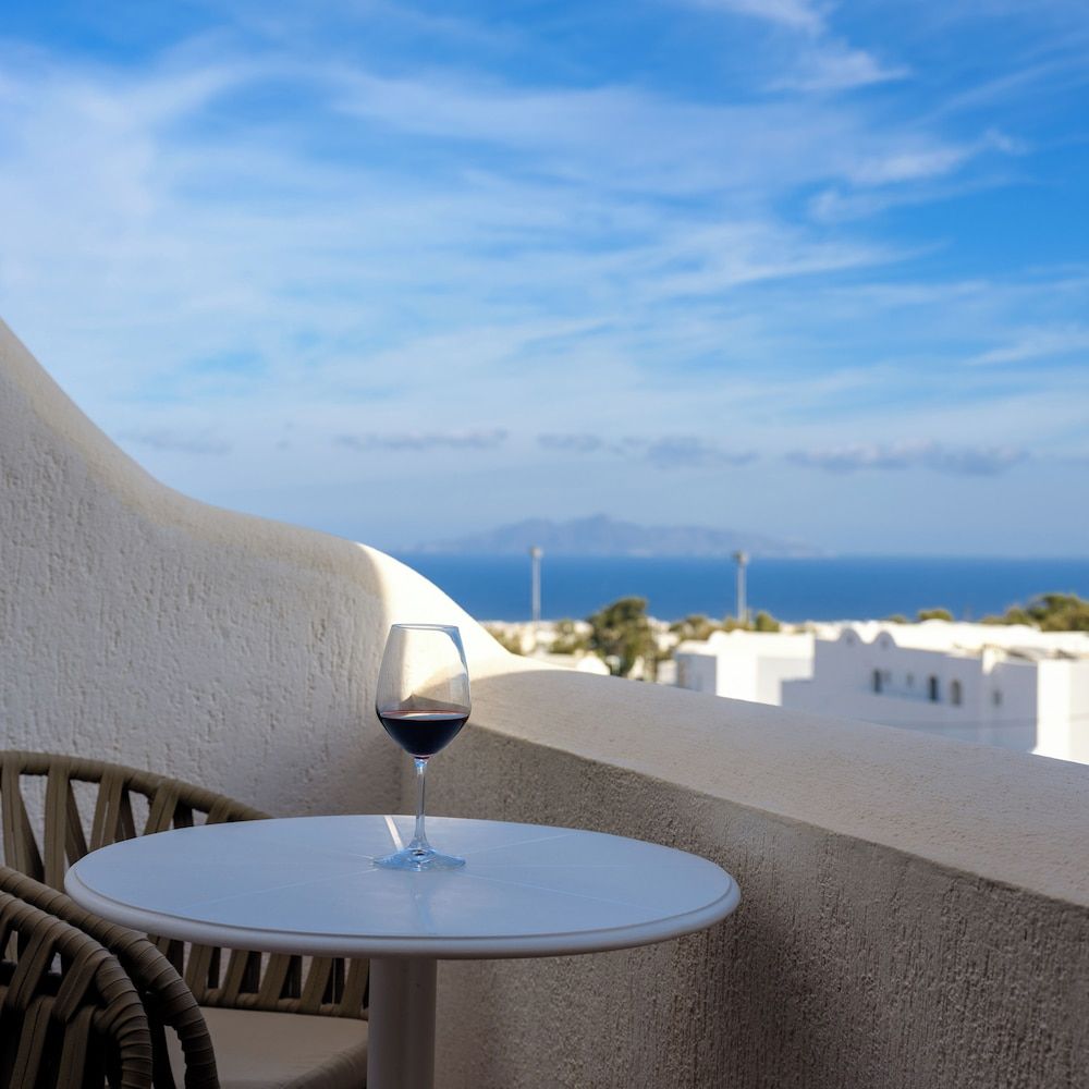 undefined Astir Thira 10