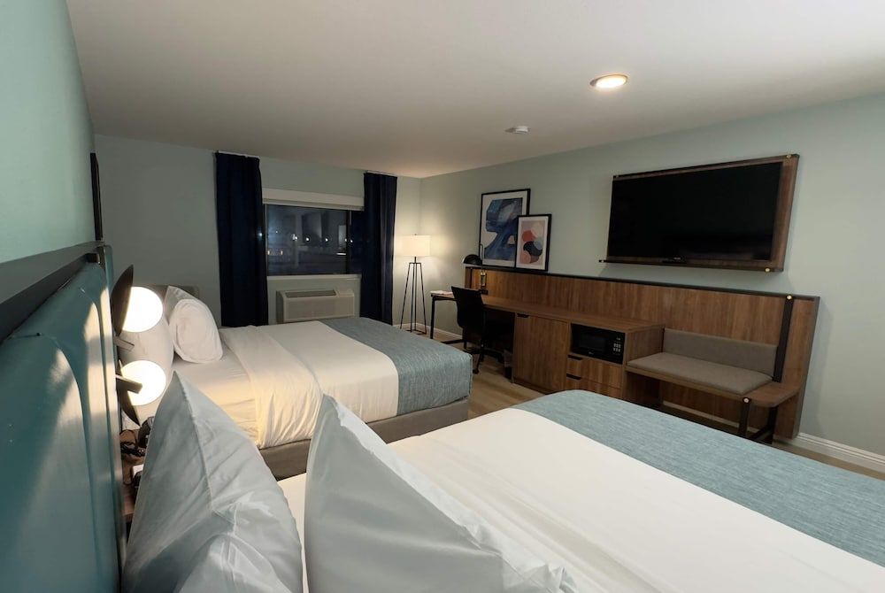 Deluxe Room, 2 Queen Beds, Non Smoking