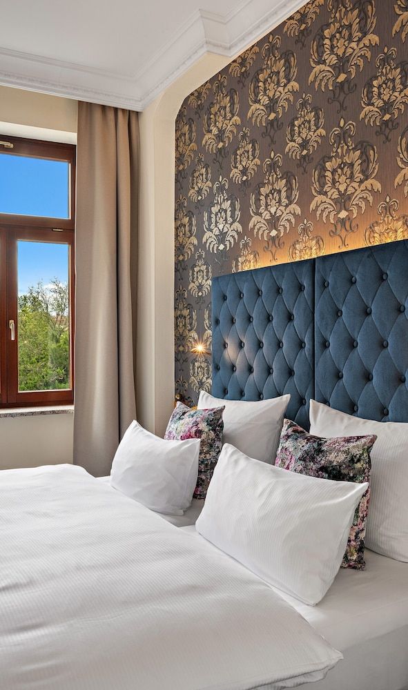 Bayerischer Hof Dresden Standard Room 3