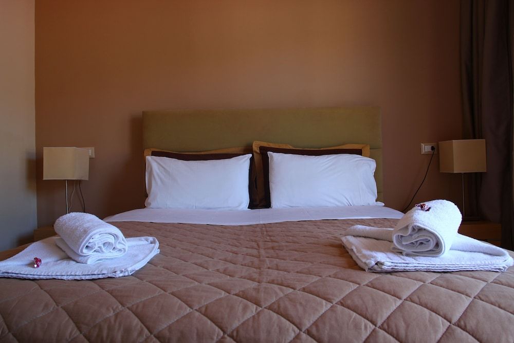 Dali Luxury Rooms Superior Triple Room, Partial Sea View 2