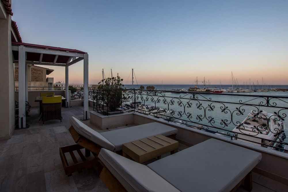 Dali Luxury Rooms Deluxe Suite, Sea View 7