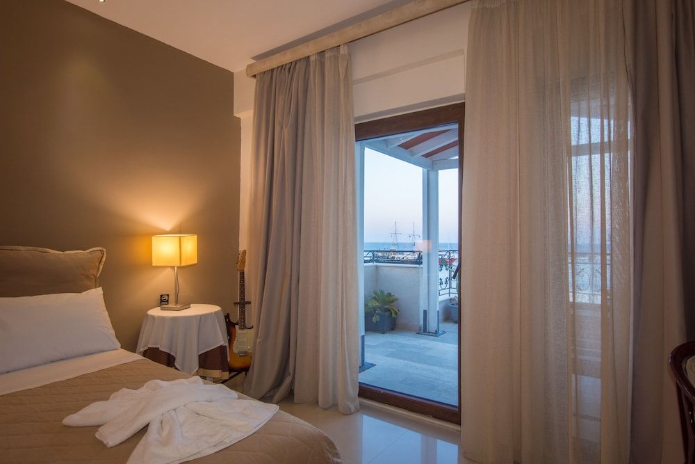 Dali Luxury Rooms Deluxe Suite, Sea View 2