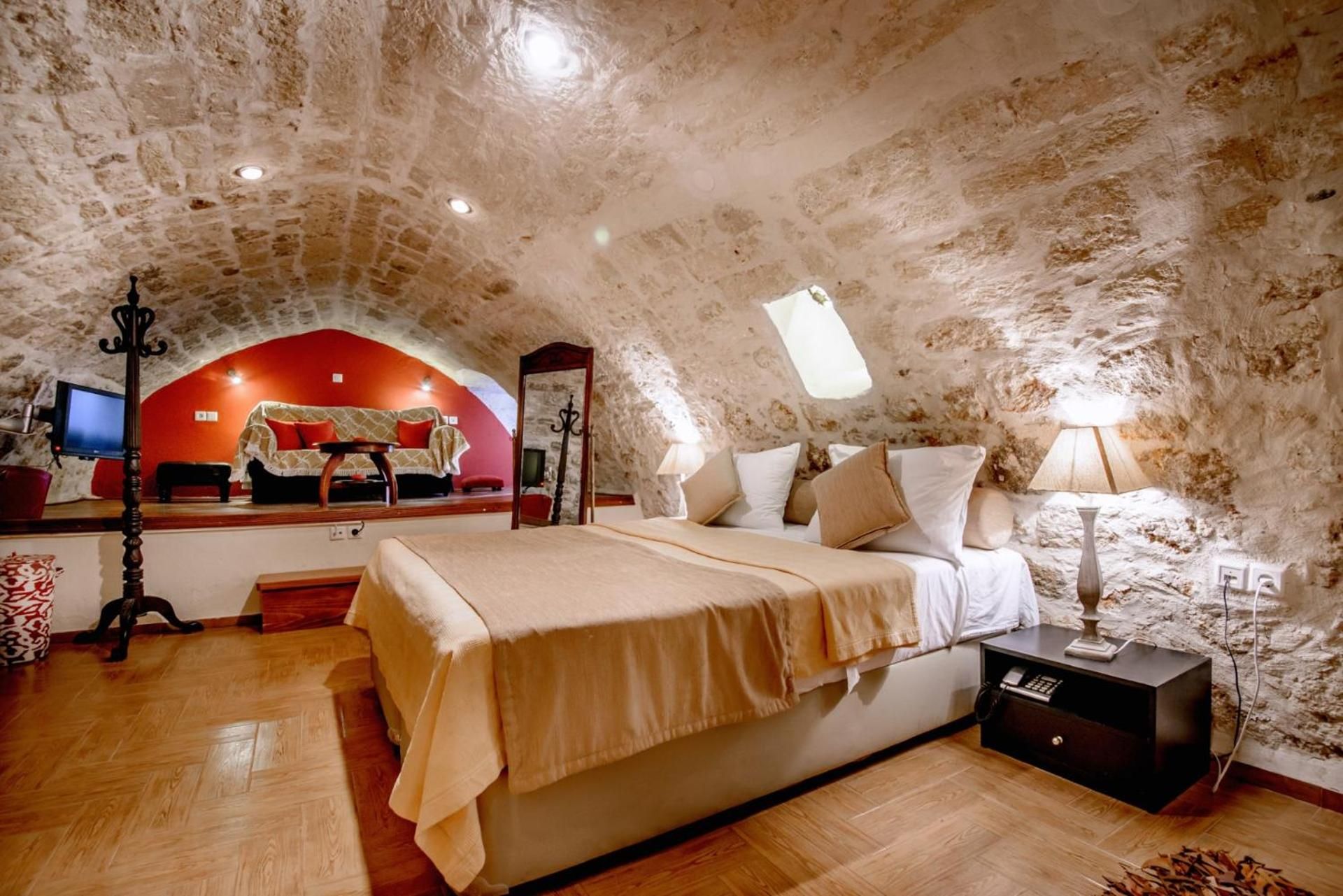 Large Single Room
