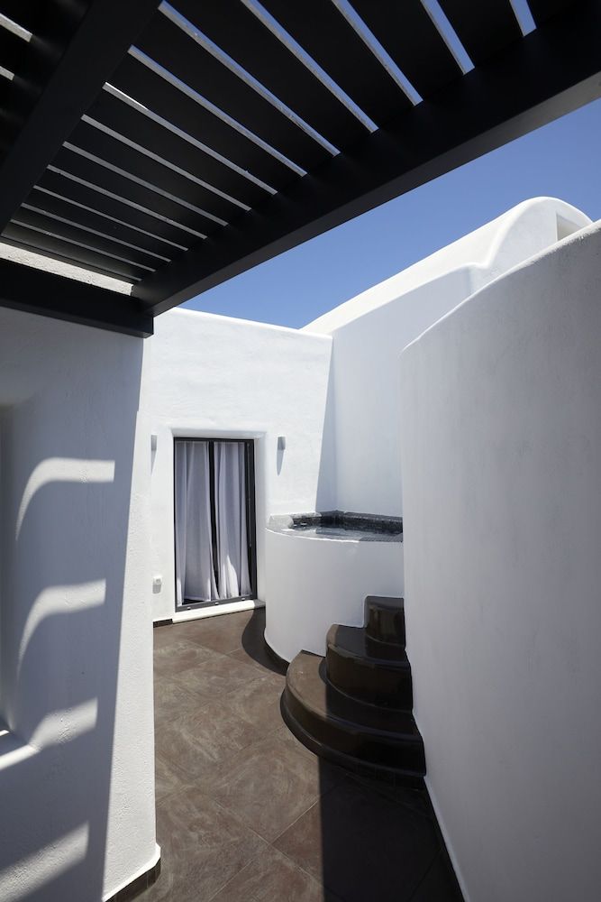 undefined Oia Suites 8