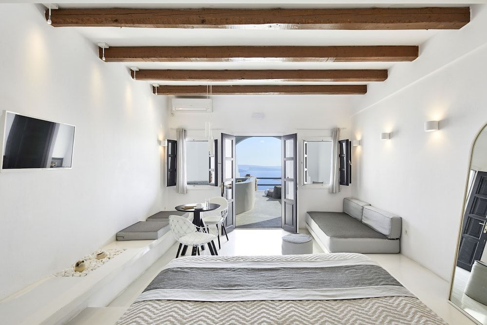 undefined Oia Suites 2