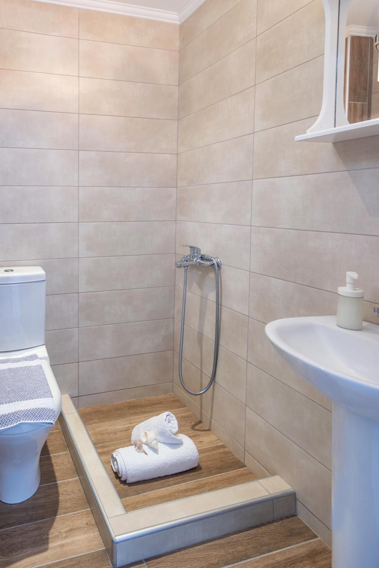 One-Bedroom Apartment with Sea View- Ground Floor
