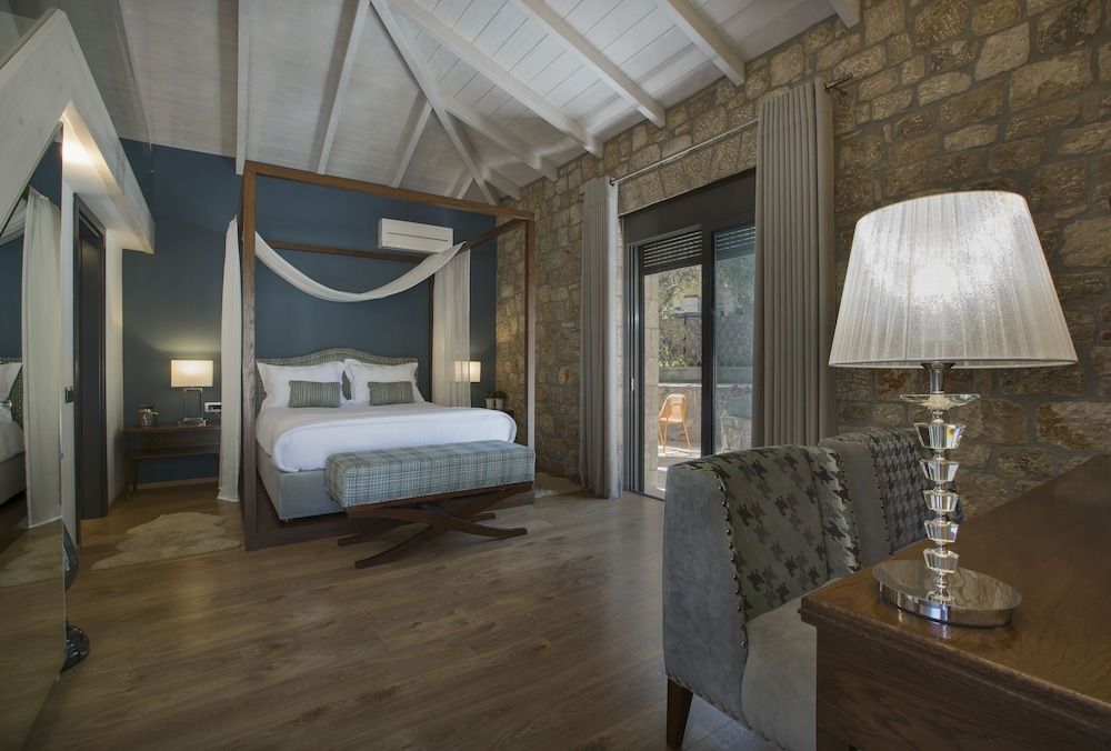 Anthemion Suites & Villas