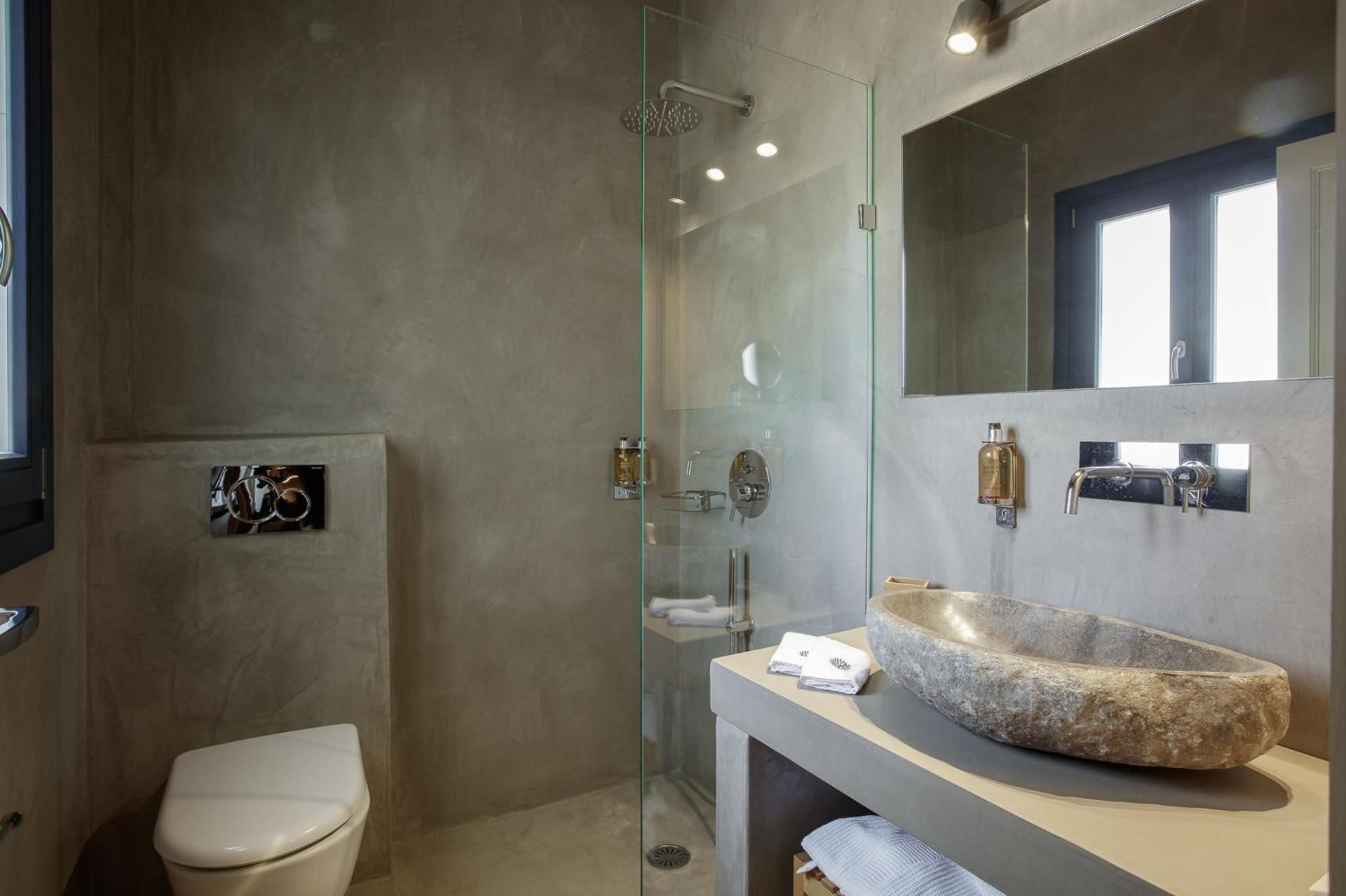 Friends & Family Suite with Sea View