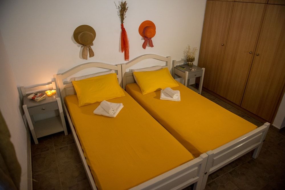 Summer Bed Nydri Studio 2