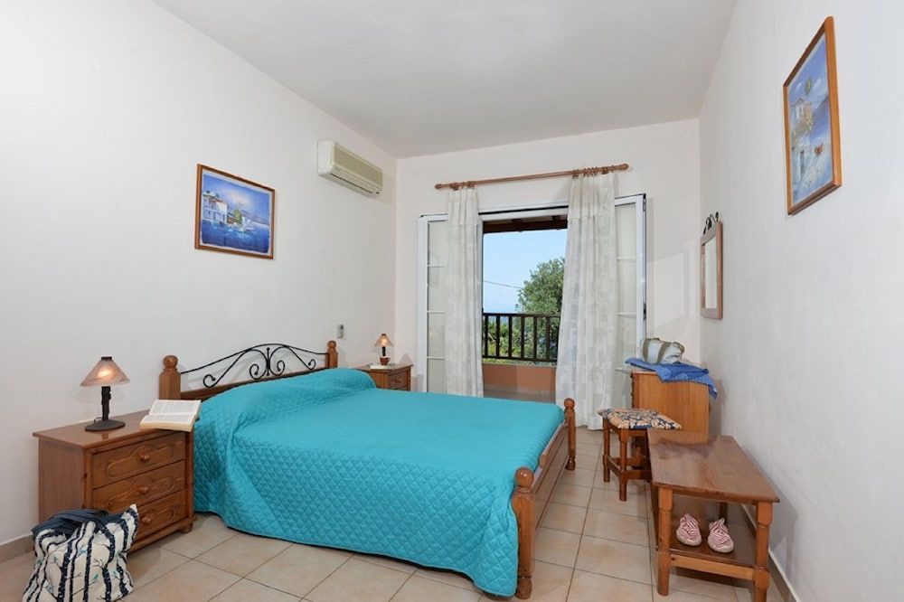 Executive Villa, Pool Access