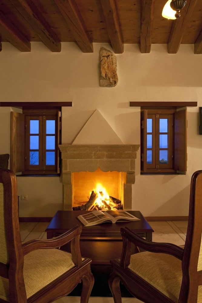 Likinia Hotel Deluxe Suite, 1 Bedroom 2