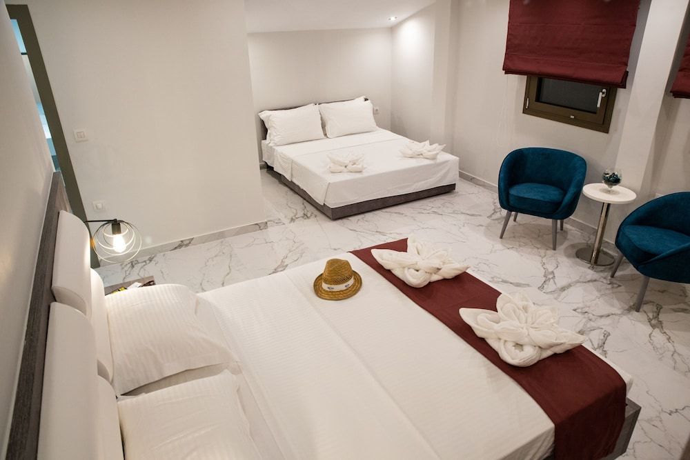 Lagaria Hotel Quadruple Attic Room, No Balcony 2