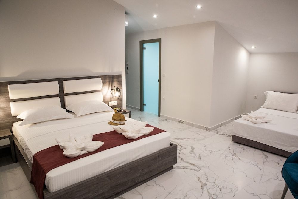 Lagaria Hotel Quadruple Attic Room, No Balcony 3