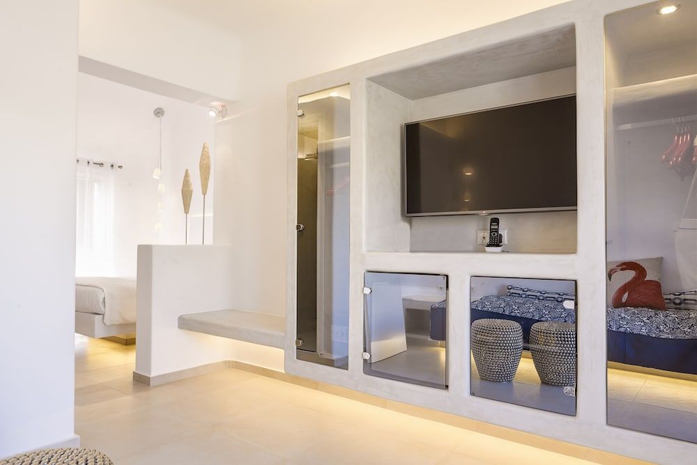 undefined Art Hotel Santorini 4
