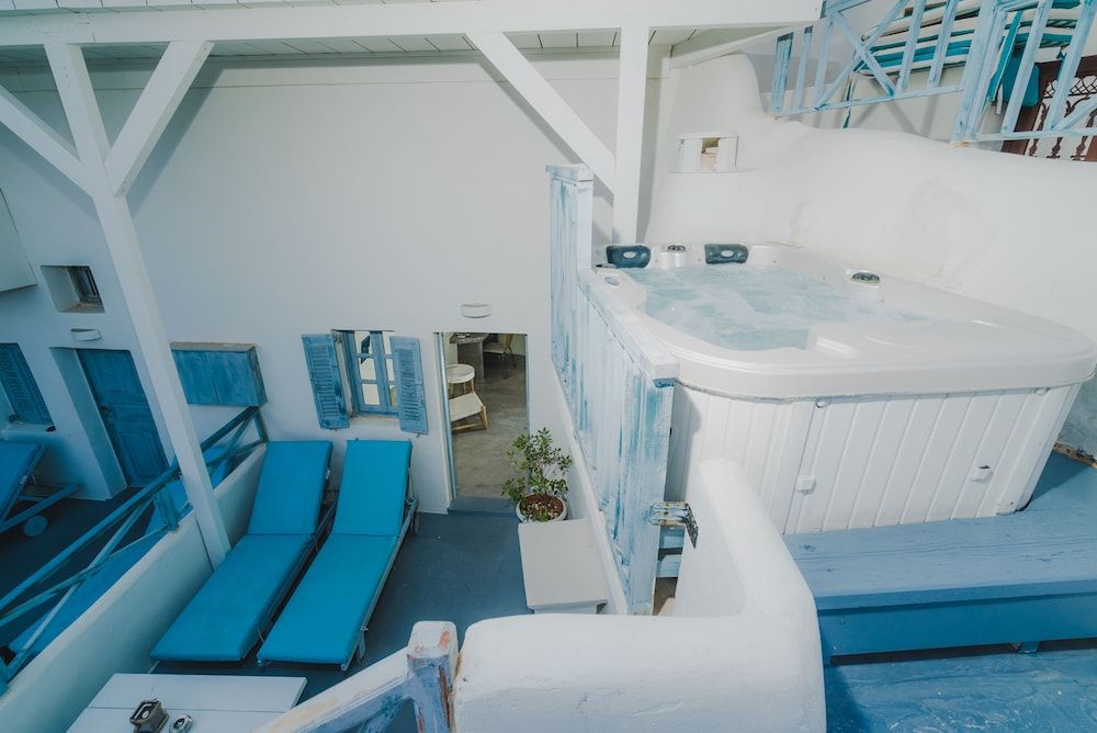 undefined Kaleidoscope Cave Houses Oia 6