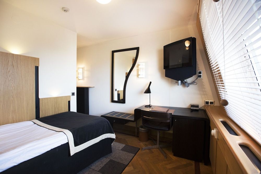 Hotel Lundia Single Room