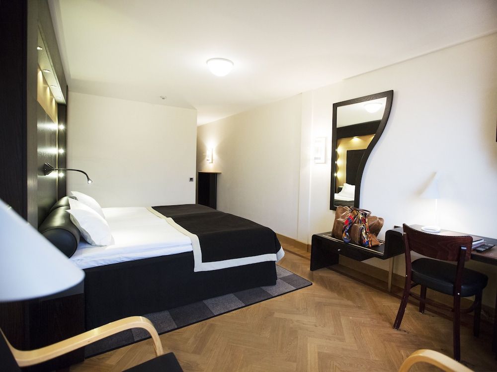 Hotel Lundia Queen Room (140 cm) 4